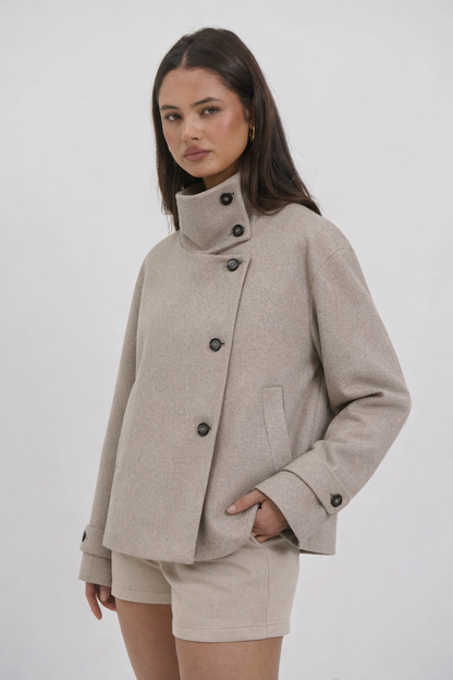 Alessia | Abrigo de Lana Texturizada con Cuello Alto