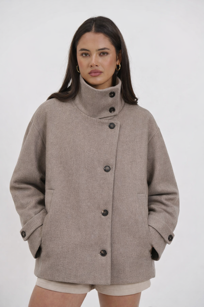 Alessia | Abrigo de Lana Texturizada con Cuello Alto