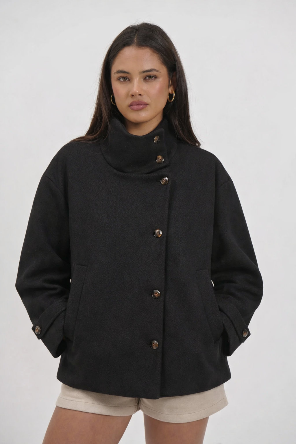Alessia | Abrigo de Lana Texturizada con Cuello Alto