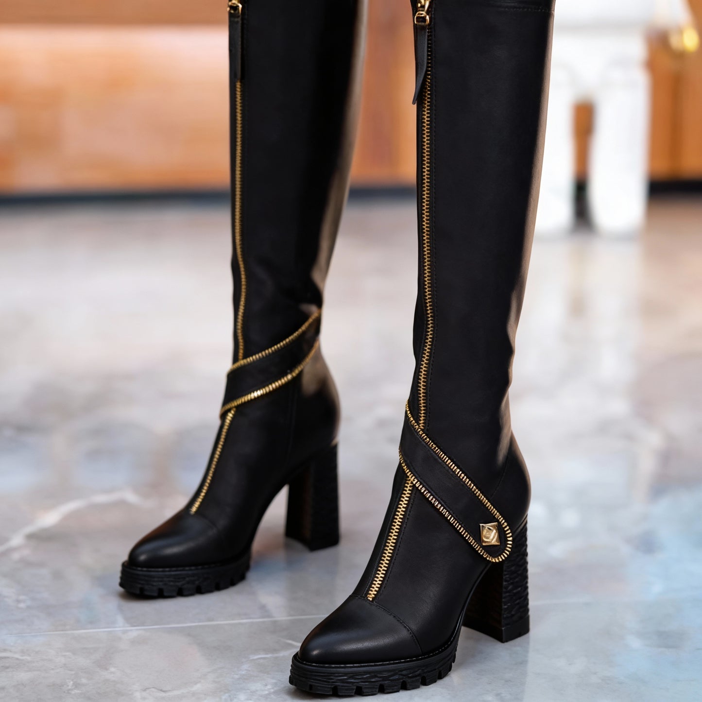 Yaiza | Botas Altas hasta la Rodilla con Punta Afilada y Tacón Grueso